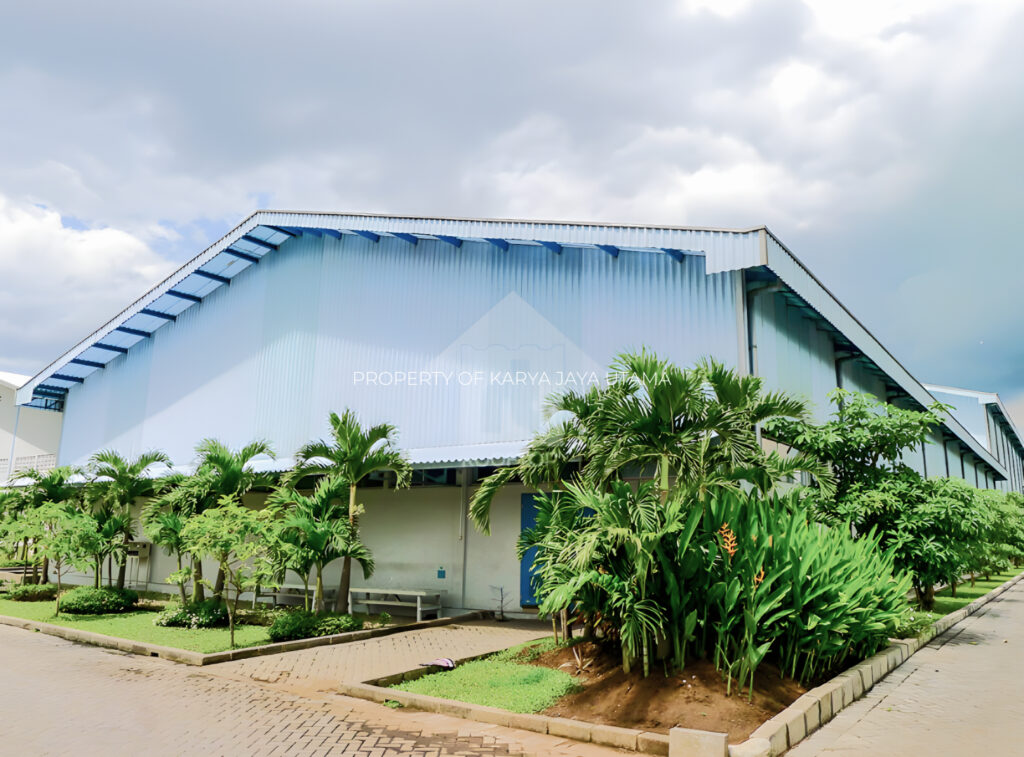 Atap uPVC Rooftop Double Layer Warna Biru muda untuk proyek Pabrik Makanan sidoarjo jawa timur