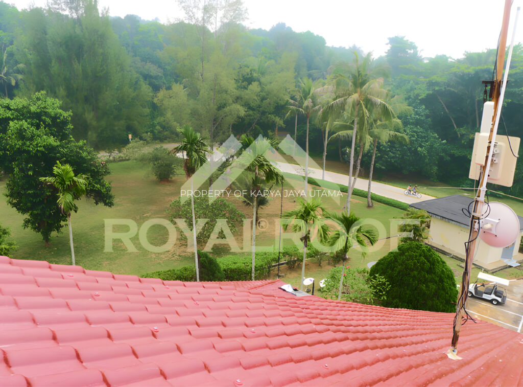 Genteng uPVC Royal Roof warna merah untuk proyek Nirwana Garden Resort di Lagoi Riau