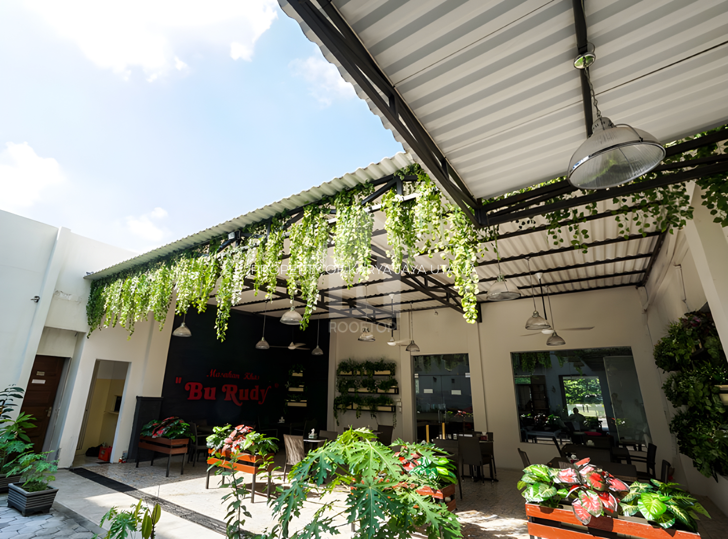 Atap uPVC Rooftop untuk Warung Bu Rudy